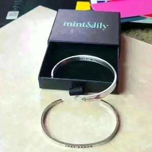Mint&lily silver Tone cuff inspiration messages bracelets for mom /friends